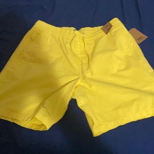Yellow XL men’s yellow vans shorts